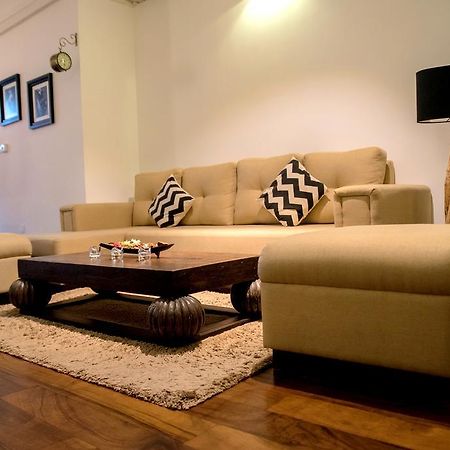 Cozy Sea View Luxury Apartment, Fully Furnished, 2 Bedrooms, 2 Bathrooms Dehiwala-Mount Lavinia Bagian luar foto