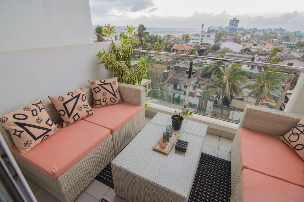 Cozy Sea View Luxury Apartment, Fully Furnished, 2 Bedrooms, 2 Bathrooms Dehiwala-Mount Lavinia Bagian luar foto