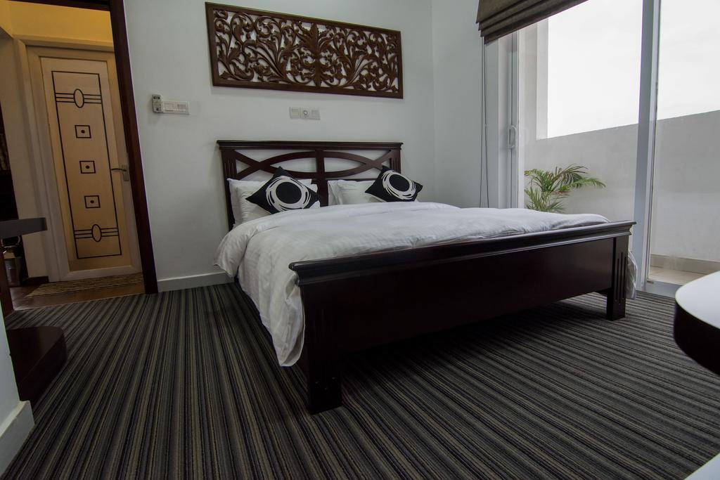Cozy Sea View Luxury Apartment, Fully Furnished, 2 Bedrooms, 2 Bathrooms Dehiwala-Mount Lavinia Bagian luar foto
