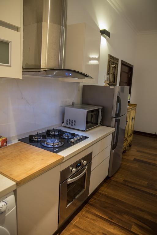 Cozy Sea View Luxury Apartment, Fully Furnished, 2 Bedrooms, 2 Bathrooms Dehiwala-Mount Lavinia Bagian luar foto