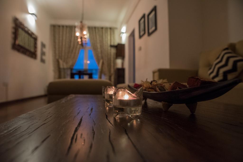 Cozy Sea View Luxury Apartment, Fully Furnished, 2 Bedrooms, 2 Bathrooms Dehiwala-Mount Lavinia Bagian luar foto