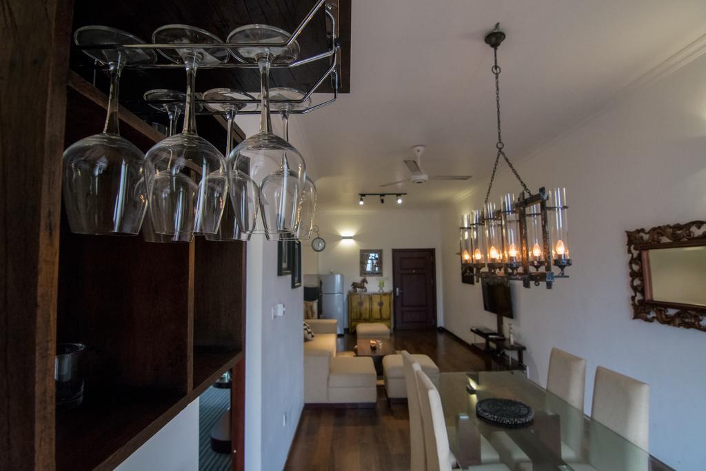 Cozy Sea View Luxury Apartment, Fully Furnished, 2 Bedrooms, 2 Bathrooms Dehiwala-Mount Lavinia Bagian luar foto
